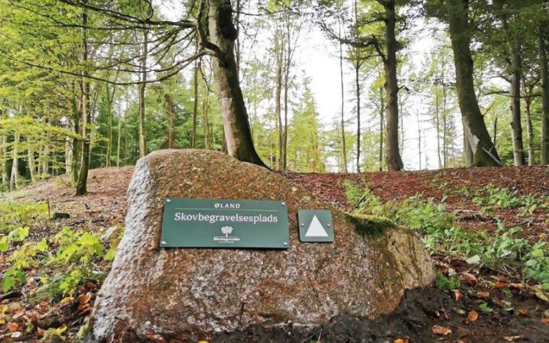 Øland Skovbegravelsesplads-indgang-vest